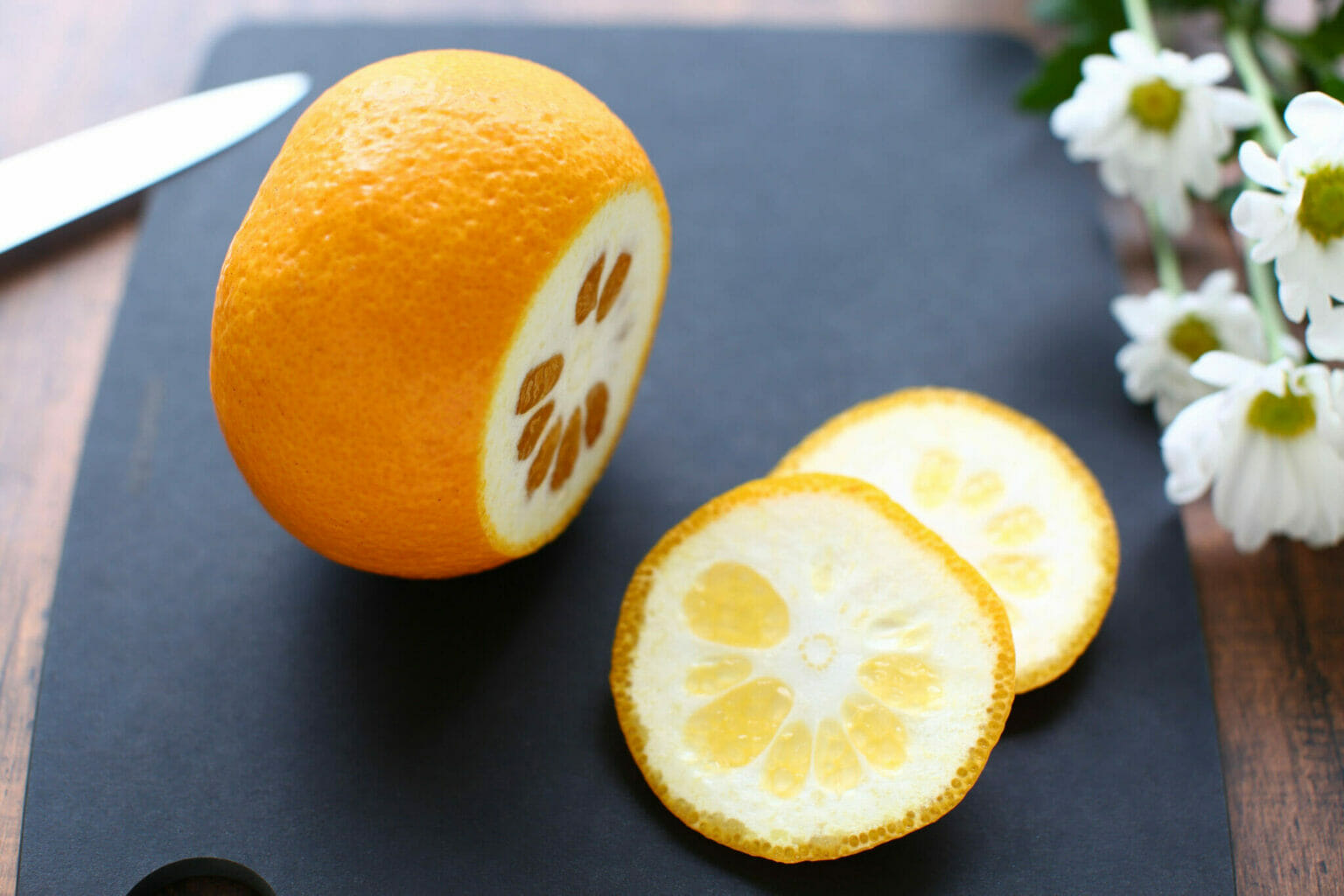 甘夏（夏みかん）の上手な食べ方。かんたんな剥き方や切り方を解説。 | やまでら くみこ のレシピ