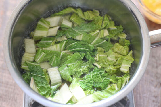 乾燥白菜（干し白菜）が柔らかくなるまで1分煮る