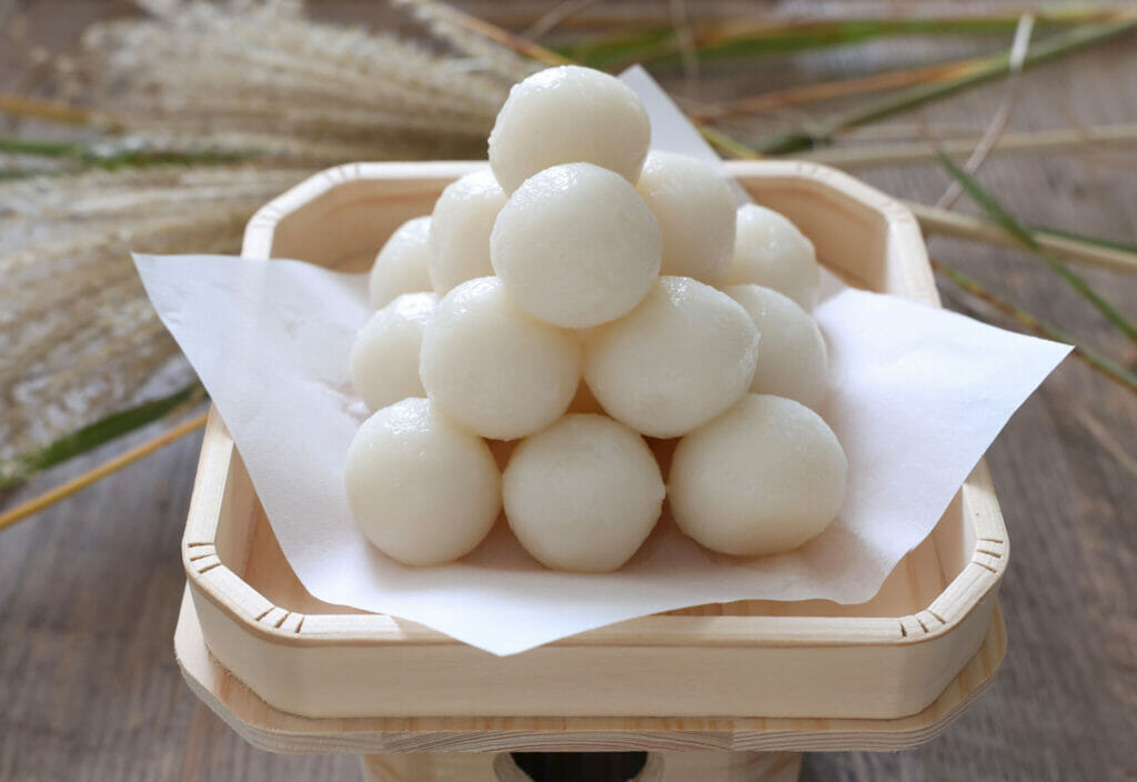 お月見団子の作り方。十五夜の食べ物と言えばこれ！並べ方や食べ方も