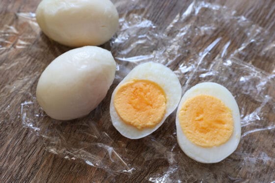 ゆで卵を丸ごと冷凍する