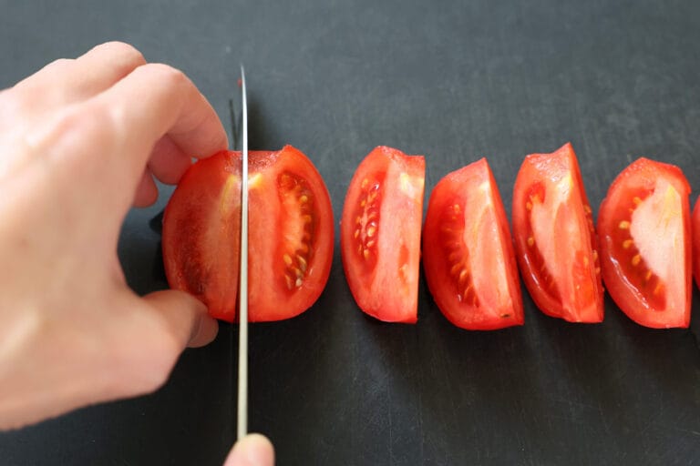 トマトのくし切りと乱切り。基本の切り方！ | やまでら くみこ のレシピ