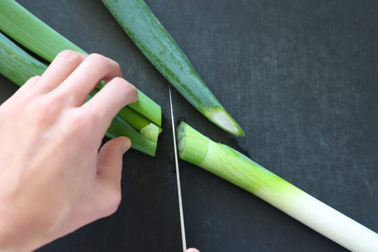 ねぎの小口切り。基本の切り方! | やまでら くみこ のレシピ