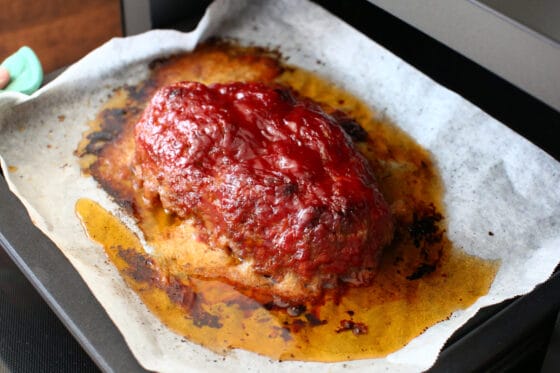 焼きあがったミートローフ