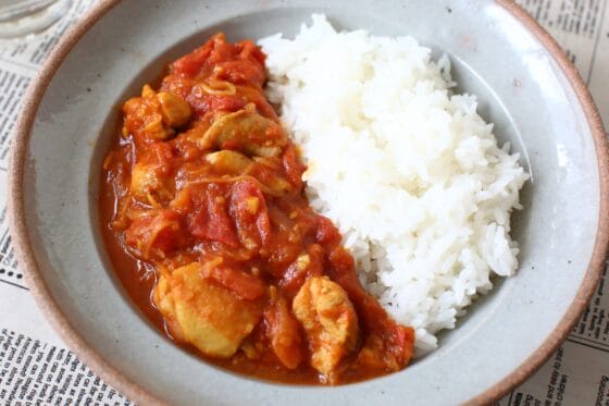 トマトカレーのレシピ｜生トマトとトマト缶で本格＆濃厚な味わい