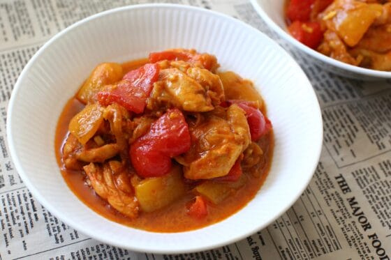 パプリカカレー｜焼きパプリカで香ばしく！とろっと食感の本格レシピ
