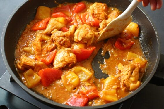 完成したパプリカカレー