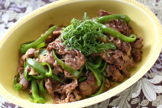 牛肉ピーマン炒めのレシピ｜甘辛だれでご飯がすすむ！王道の一皿