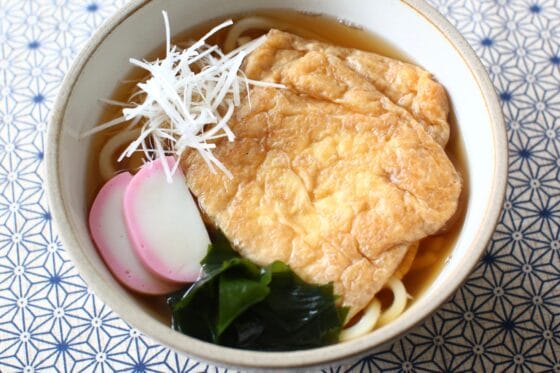 きつねうどんのレシピ｜甘辛あげ×関西風の淡いつゆで作る、本格派の一杯