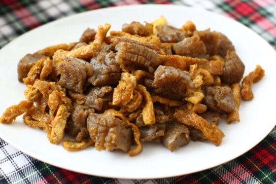 こんにゃくと油揚げの甘辛炒め｜カレー風味でごはんが進む簡単おかずレシピ