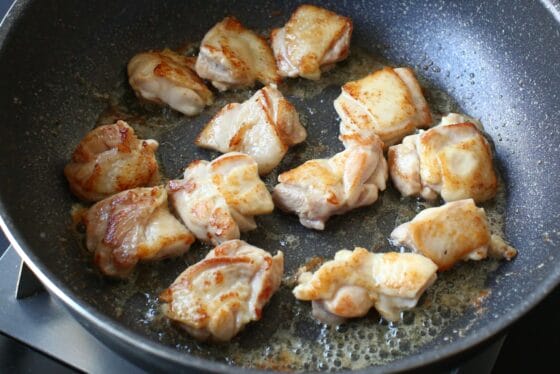 鶏肉を焼く