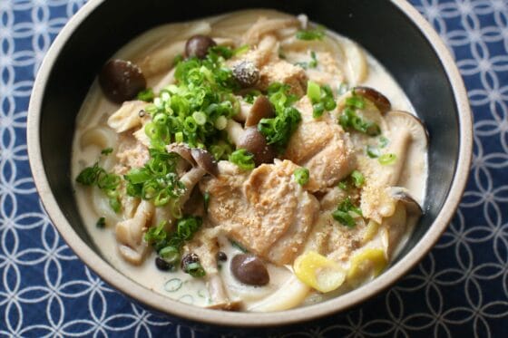 牛乳うどんのレシピ｜白味噌と生姜でコク深く！まろやかで食べやすい一杯