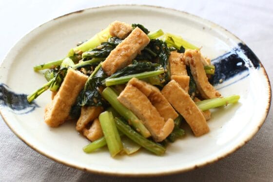 かぶの葉と油揚げの炒め煮レシピ｜だしが染みる、やさしい味わいの常備菜