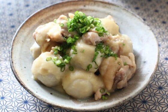 里芋と鶏肉の白味噌バター煮｜まろやかでコク深い、上品な味わいの煮物