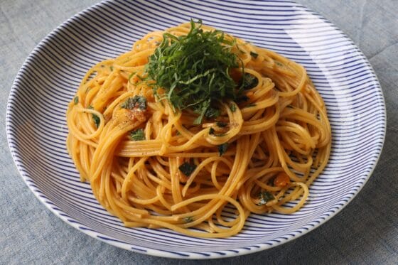 大葉パスタのレシピ｜バター醤油としその香りが広がる、簡単和風パスタ