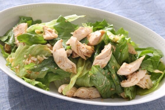 ささみとレタスのサラダ｜ねぎごまだれで風味良く！気軽に作れる簡単レシピ