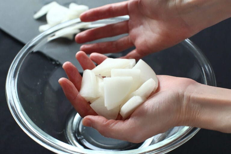 梅大根のレシピ｜香ばしねぎで風味良く、大根と梅干しのさっぱり和え | やまでら くみこ のレシピ