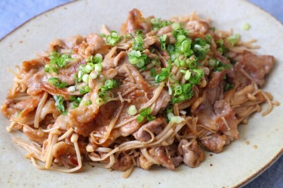 豚こまとえのきの生姜醤油炒め｜ごはんが進む、作りやすい定番おかず