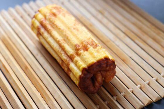 冷めて形が安定した伊達巻