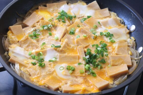 高野豆腐の卵とじ｜だしがしみしみ、ふんわり卵のやさしい定番おかずレシピ