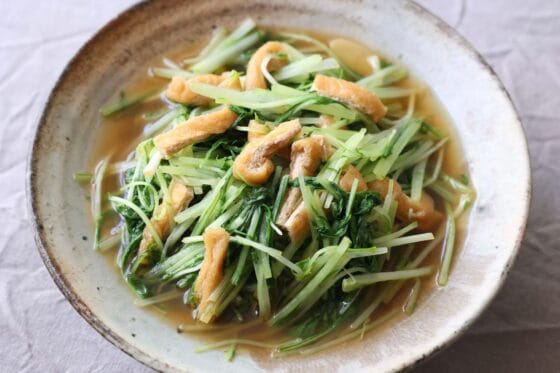水菜と油揚げの煮浸しレシピ｜水菜の食感を生かした、定番の和風副菜