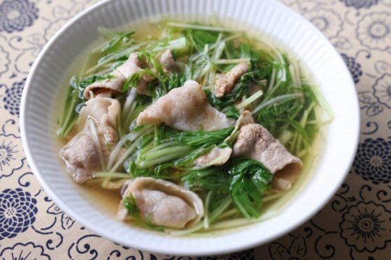 水菜スープ｜火入れひとつで香りが変わる、水菜が主役のさっぱりレシピ