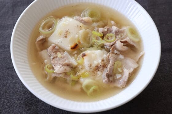 餅スープのレシピ｜焼いた餅で香ばしく、主菜になる満足スープ