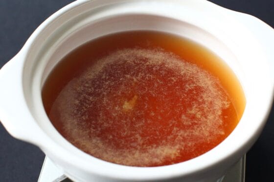 だしを作って温める