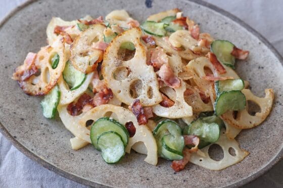 れんこんサラダ｜温かれんこん×冷たいきゅうり！さっぱりコクうま仕上げ