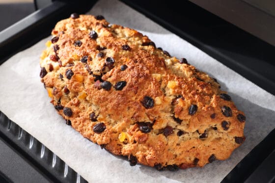 焼き上がったシュトーレン