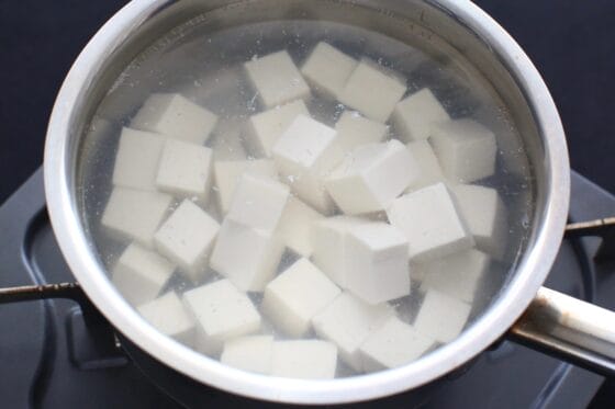 豆腐を下ゆでする