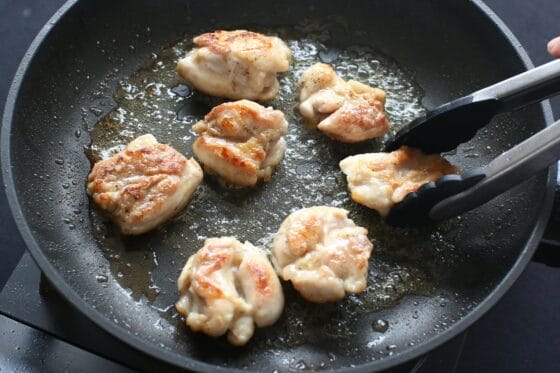 バターを溶かしてなじませる