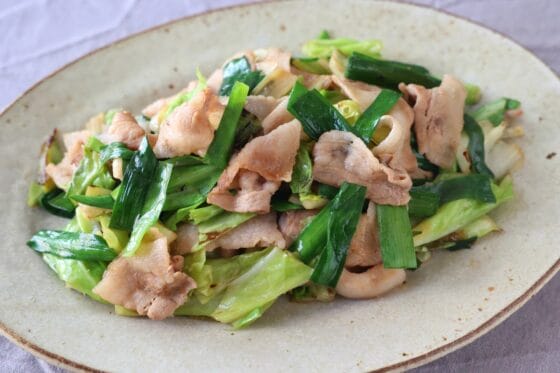 キャベツとニラと豚肉の香ばし炒め｜シンプルなのに満足感のある一皿