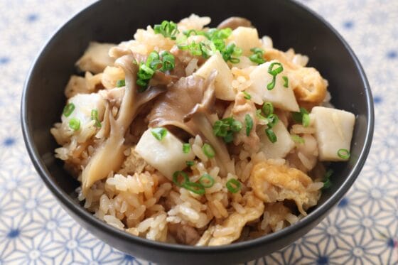 里芋の炊き込みご飯｜下茹でなしで簡単、具だくさんで滋味深い一品