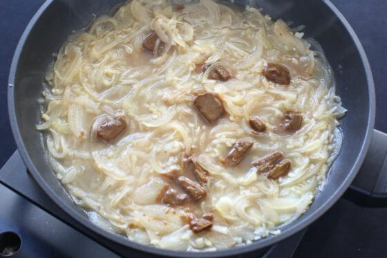 火を止めてカレールウを加える