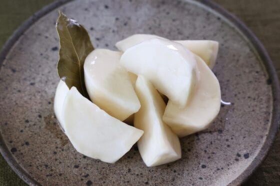 かぶのピクルスの作り方｜やさしい甘みが引き立つ、作り置きに便利な基本レシピ