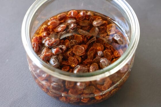 ラム酒に浸した焼き菓子用ラムレーズン