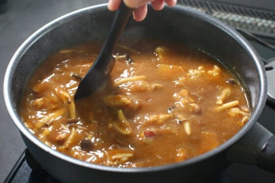 カレールウを溶かす