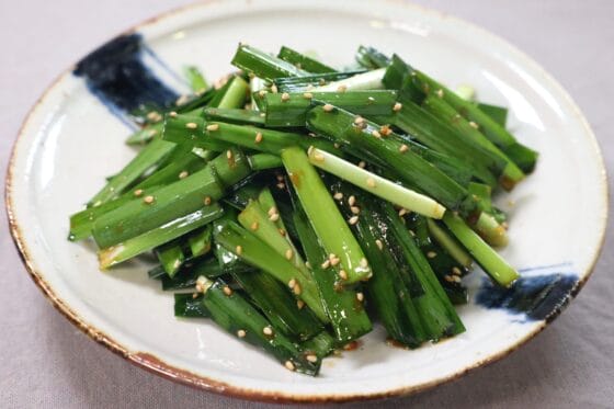 ニラ醤油漬けの作り方｜ニラと醤油でご飯がすすむ簡単作り置き