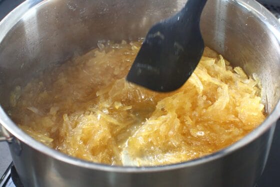 とろみが出るまで煮詰めた文旦マーマレード