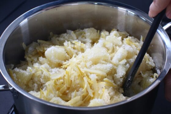 文旦と砂糖を混ぜた加熱前の状態