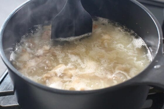 ご飯を加えてほぐしながら煮る