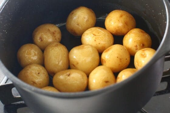 新じゃがは皮ごと食べられる？洗い方と皮ごとおいしいレシピ5選