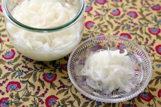水にさらさず簡単！新玉ねぎの酢漬け