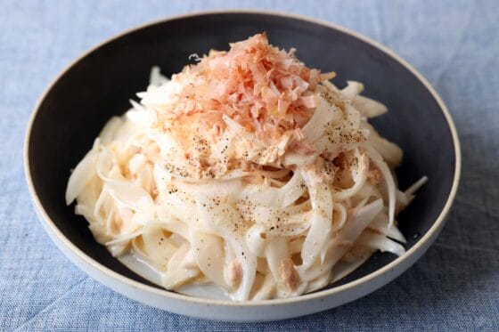 新玉ねぎとツナのサラダのレシピ｜マヨ醤油で簡単！甘くてシャキシャキ
