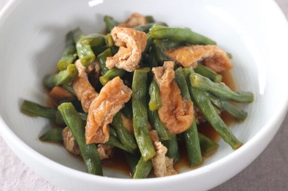 いんげんと油揚げの煮物｜だしが染みる簡単レシピ