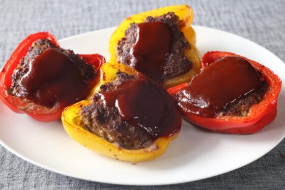 パプリカの肉詰め｜ふっくらジューシーな簡単レシピ