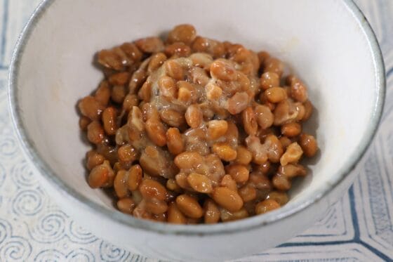 にんにく納豆のレシピ。パンチのある旨さ！混ぜるだけで簡単