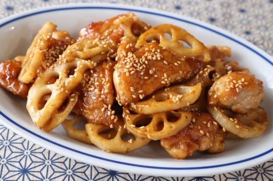 鶏肉とれんこんの甘辛炒め｜ご飯がすすむ簡単レシピ