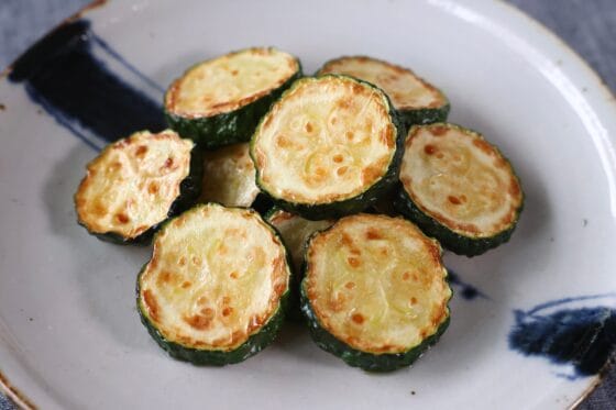 ズッキーニの素揚げレシピ！揚げ時間と美味しく作るコツ