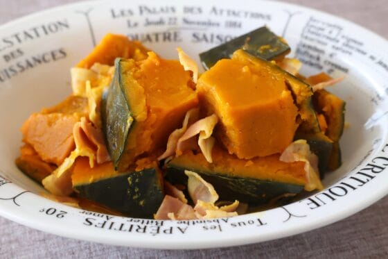 かぼちゃとベーコンの煮物！コンソメで簡単洋風おかず